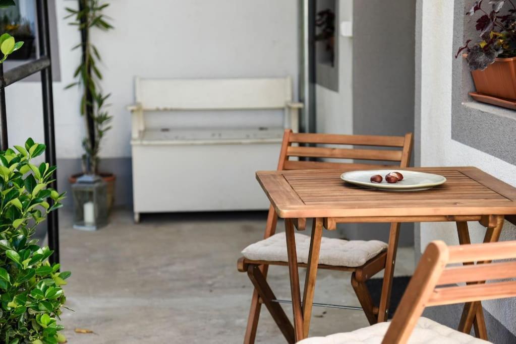 Parokia Apartman Es Coworking A Balaton Mellett Kaptalantoti Exterior photo
