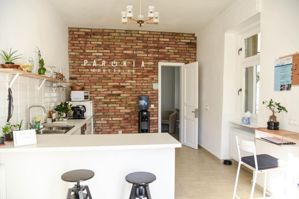 Parokia Apartman Es Coworking A Balaton Mellett Kaptalantoti Exterior photo