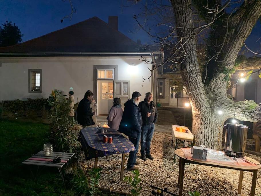 Parokia Apartman Es Coworking A Balaton Mellett Kaptalantoti Exterior photo